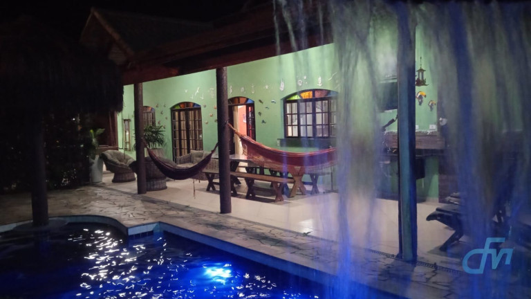 Imagem Casa de Condomínio com 3 Quartos à Venda, 280 m² em Centro - Bertioga