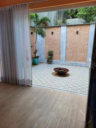 Imagem Casa com 3 Quartos à Venda, 460 m² em Arujá Country Club - Arujá Imagem Casa com 3 Quartos à Venda, 460 m² em Arujá Country Club - Arujá