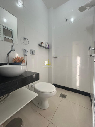 Imagem Casa com 3 Quartos à Venda, 330 m² em Jardim Camburi - Vitória