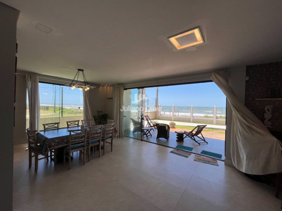 Imagem Sobrado com 3 Quartos à Venda, 231 m² em Barra Do Sai - Itapoá