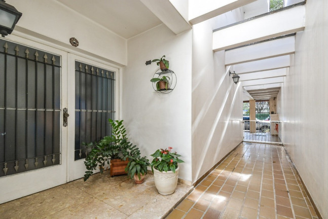 Imagem Casa com 4 Quartos à Venda, 242 m² em Moema - São Paulo Imagem Casa com 4 Quartos à Venda, 242 m² em Moema - São Paulo