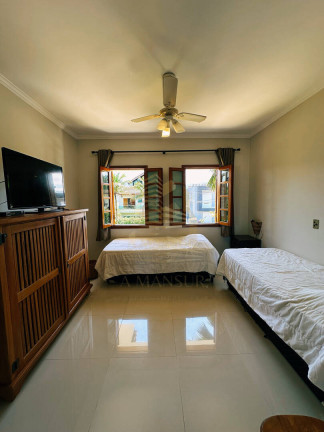 Imagem Casa com 3 Quartos para Temporada, 390 m² em Bertioga