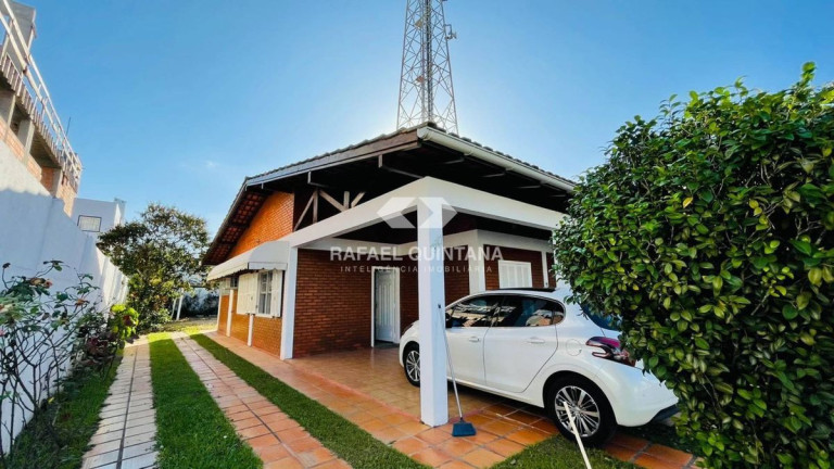 Casa com 3 Quartos à Venda, 127 m² em Canasvieiras - Florianópolis