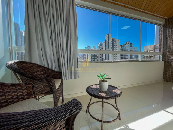 Imagem Apartamento com 2 Quartos à Venda, 110 m² em Centro - Balneário Camboriú