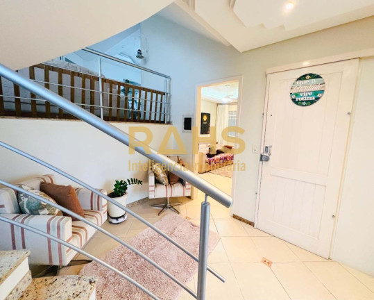Imagem Casa com 4 Quartos à Venda, 226 m² em Costa E Silva - Joinville Imagem Casa com 4 Quartos à Venda, 226 m² em Costa E Silva - Joinville