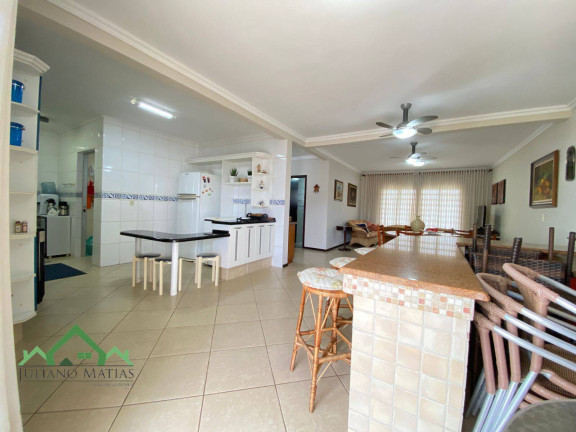 Imagem Sobrado com 4 Quartos à Venda, 342 m² em Costeira - Balneário Barra Do Sul Imagem Sobrado com 4 Quartos à Venda, 342 m² em Costeira - Balneário Barra Do Sul