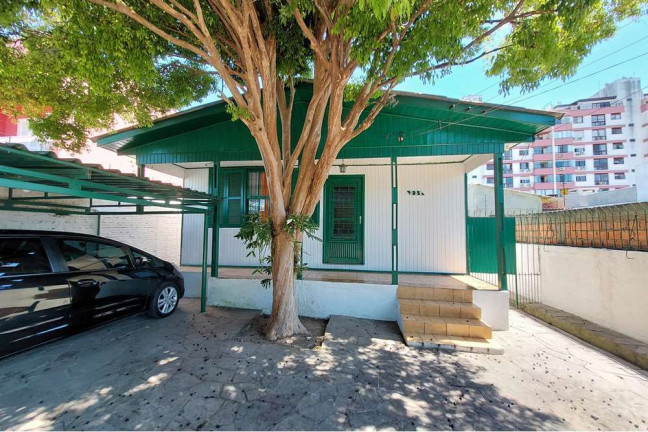 Imagem Casa com 3 Quartos à Venda, em Camaquã - Porto Alegre Imagem Casa com 3 Quartos à Venda, em Camaquã - Porto Alegre
