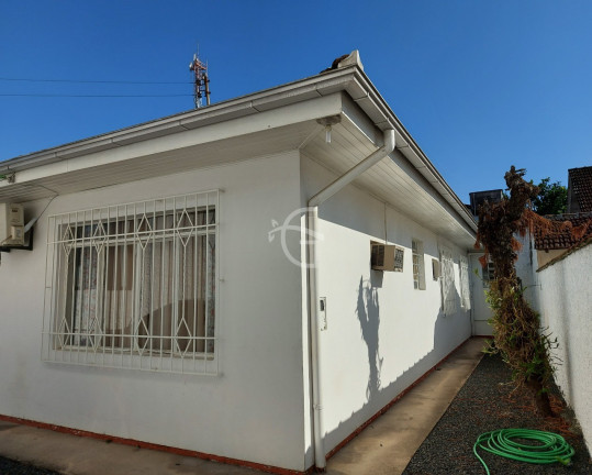 Imagem Casa com 3 Quartos à Venda, 412 m² em Bucarein - Joinville
