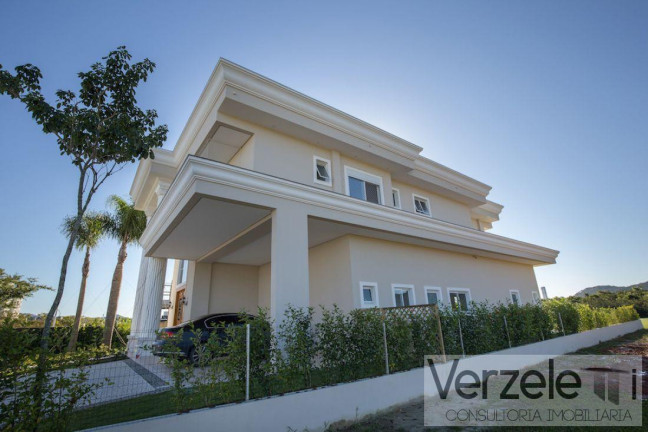 Imagem Casa com 5 Quartos à Venda, 700 m² em Centro - Camboriú Imagem Casa com 5 Quartos à Venda, 700 m² em Centro - Camboriú