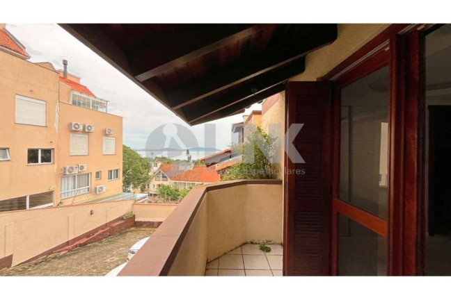 Imagem Imóvel com 3 Quartos à Venda,  em Tristeza - Porto Alegre