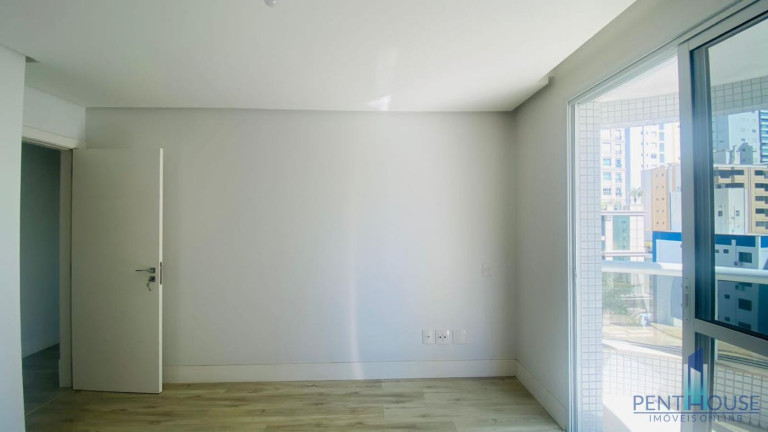 Imagem Apartamento com 3 Quartos à Venda, 136 m² em Centro - Balneário Camboriú Imagem Apartamento com 3 Quartos à Venda, 136 m² em Centro - Balneário Camboriú