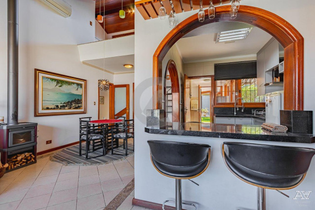 Imagem Casa com 3 Quartos à Venda, 274 m² em Igara - Canoas Imagem Casa com 3 Quartos à Venda, 274 m² em Igara - Canoas