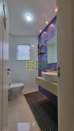 Imagem Casa com 4 Quartos à Venda, 513 m² em Centro - Bombinhas Imagem Casa com 4 Quartos à Venda, 513 m² em Centro - Bombinhas