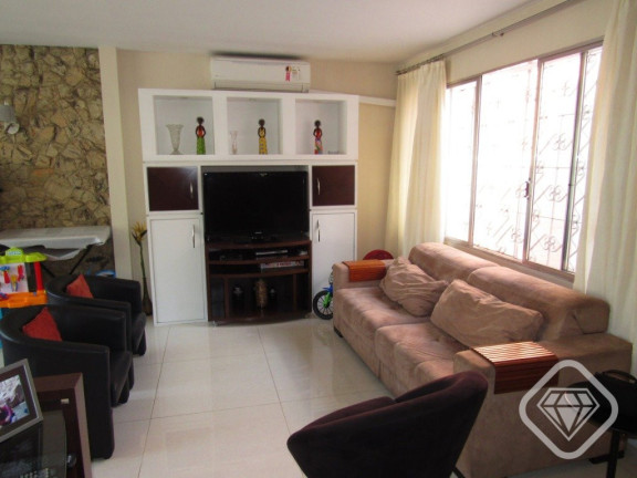 Imagem Casa com 4 Quartos à Venda, 363 m² em Tristeza - Porto Alegre Imagem Casa com 4 Quartos à Venda, 363 m² em Tristeza - Porto Alegre