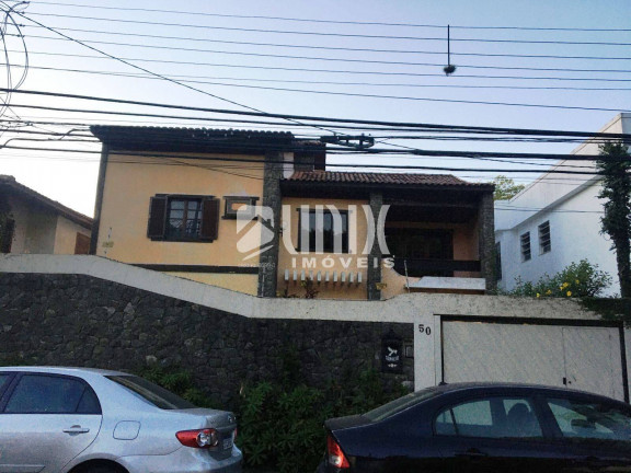 Casa com 4 Quartos à Venda, 222 m² em Parque Califórnia - Campos Dos Goytacazes