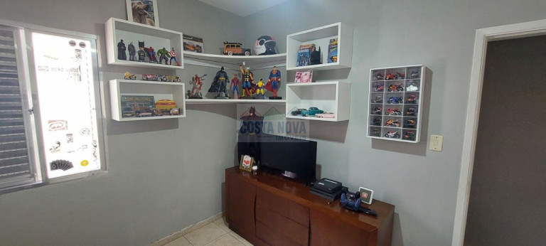 Imagem Casa com 3 Quartos à Venda, 180 m²