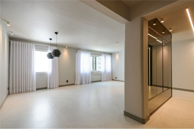 Imagem Apartamento com 2 Quartos à Venda, 113 m² em Moema - São Paulo