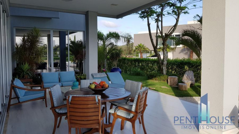 Imagem Casa com 4 Quartos à Venda, 930 m² em Centro - Camboriú