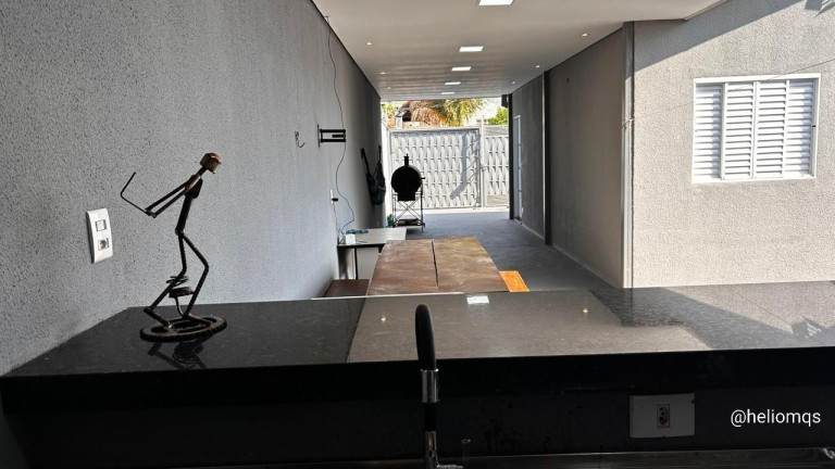 Imagem Casa com 3 Quartos à Venda, 200 m² em Parque Residencial Rita Vieira - Campo Grande Imagem Casa com 3 Quartos à Venda, 200 m² em Parque Residencial Rita Vieira - Campo Grande