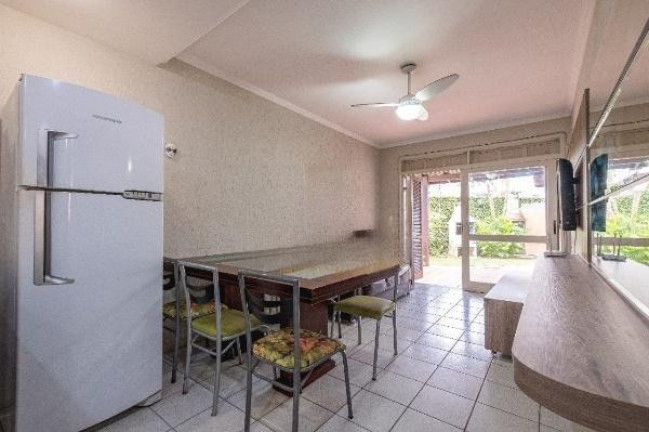 Imagem Sobrado com 3 Quartos para Alugar, 160 m² em Cachoeira Do Bom Jesus - Florianópolis