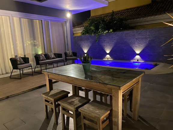 Imagem Casa com 3 Quartos à Venda, 267 m² em Campeche - Florianópolis Imagem Casa com 3 Quartos à Venda, 267 m² em Campeche - Florianópolis