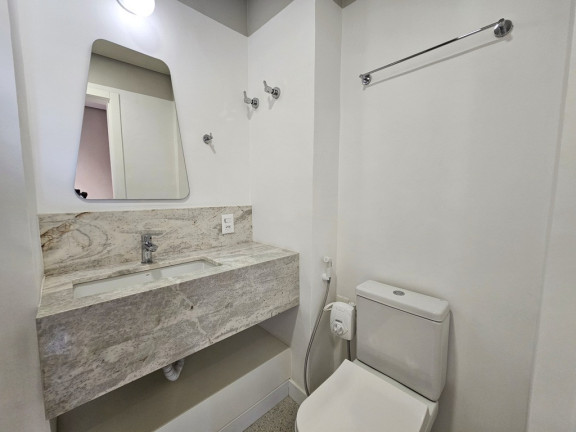 Imagem Apartamento com 3 Quartos à Venda, 166 m² em São João - Porto Alegre Imagem Apartamento com 3 Quartos à Venda, 166 m² em São João - Porto Alegre