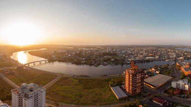 Imagem Apartamento com 2 Quartos à Venda, 70 m² em Praia Grande - Torres