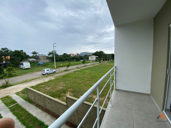 Imagem Casa com 2 Quartos à Venda, 92 m²