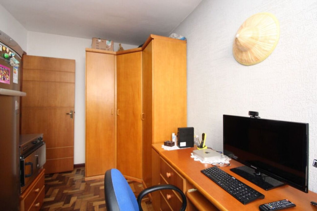 Imagem Imóvel com 3 Quartos à Venda, 67 m² em Menino Deus - Porto Alegre Imagem Imóvel com 3 Quartos à Venda, 67 m² em Menino Deus - Porto Alegre