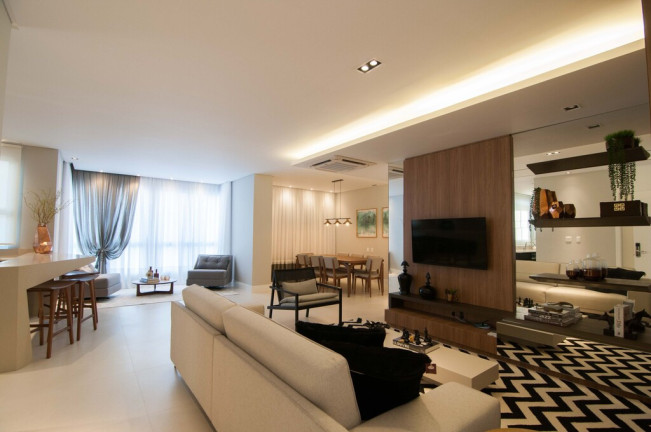 Imagem Imóvel com 4 Quartos à Venda, 153 m² em Centro - Balneário Camboriú Imagem Imóvel com 4 Quartos à Venda, 153 m² em Centro - Balneário Camboriú