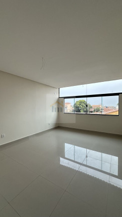 Imagem Casa com 3 Quartos à Venda, 253 m² em Residencial Barravento - Goiânia