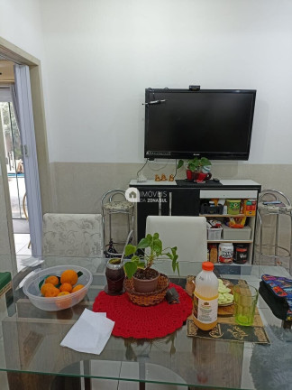 Imagem Casa com 2 Quartos à Venda, 97 m²