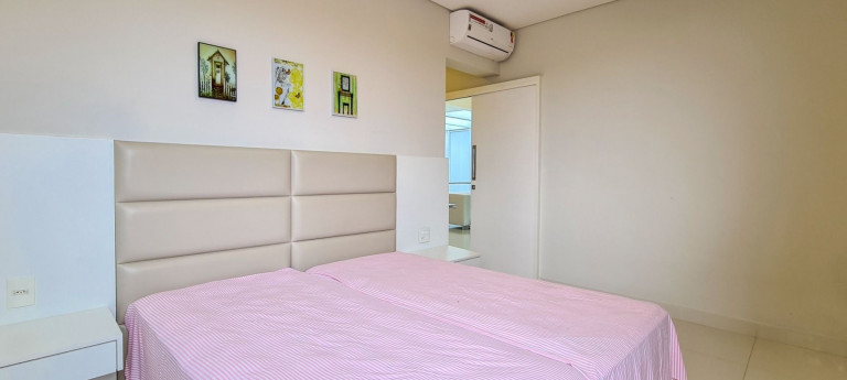 Imagem Casa com 6 Quartos à Venda, em Riviera - Bertioga Imagem Casa com 6 Quartos à Venda, em Riviera - Bertioga
