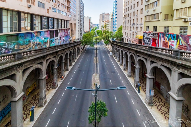 Imagem Imóvel com 1 Quarto à Venda, 30 m² em Centro Histórico - Porto Alegre Imagem Imóvel com 1 Quarto à Venda, 30 m² em Centro Histórico - Porto Alegre