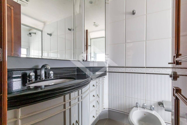 Imagem Apartamento com 4 Quartos à Venda, 560 m² em Lagoa - Rio De Janeiro Imagem Apartamento com 4 Quartos à Venda, 560 m² em Lagoa - Rio De Janeiro