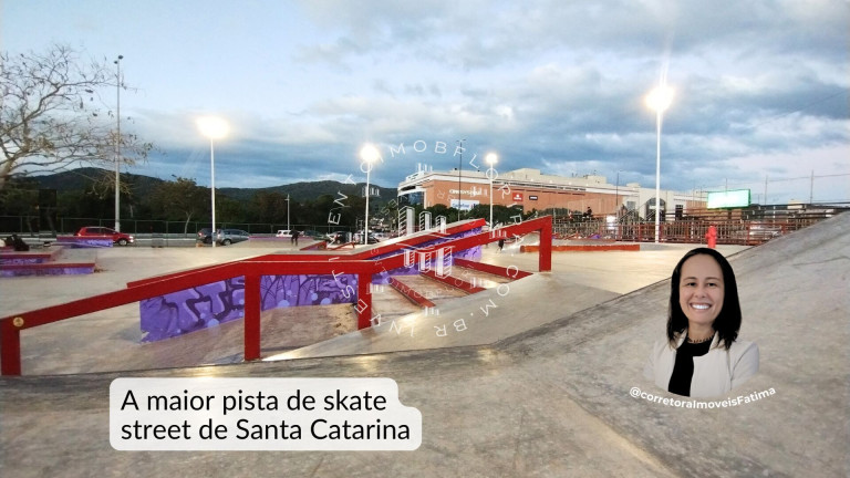 Imagem Imóvel com 6 Quartos à Venda, 307 m² em Trindade - Florianópolis Imagem Imóvel com 6 Quartos à Venda, 307 m² em Trindade - Florianópolis