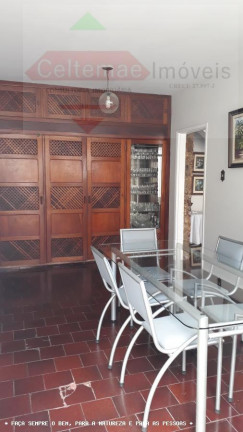 Imagem Casa com 5 Quartos à Venda, 300 m² em Centro - Taubaté Imagem Casa com 5 Quartos à Venda, 300 m² em Centro - Taubaté