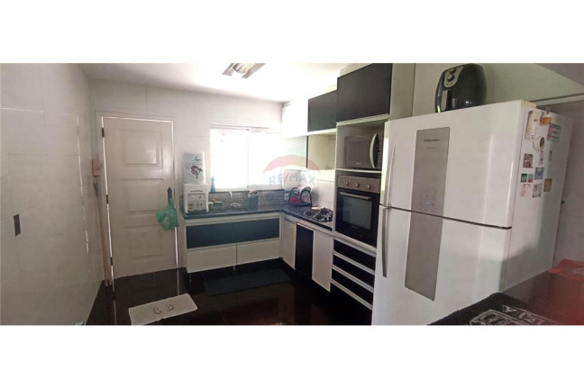 Imagem Casa de Condomínio com 5 Quartos à Venda, 222 m² em Itapeba - Maricá