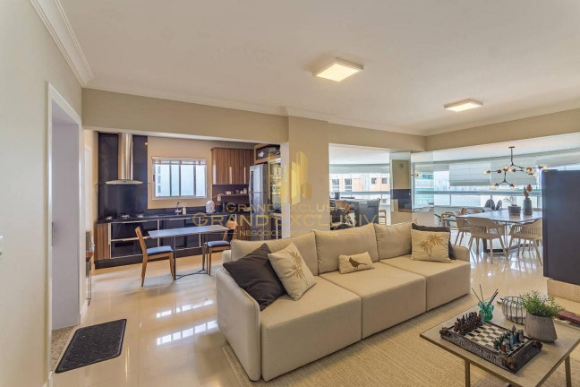 Imagem Apartamento com 3 Quartos à Venda, 142 m² em Pioneiros - Balneário Camboriú Imagem Apartamento com 3 Quartos à Venda, 142 m² em Pioneiros - Balneário Camboriú