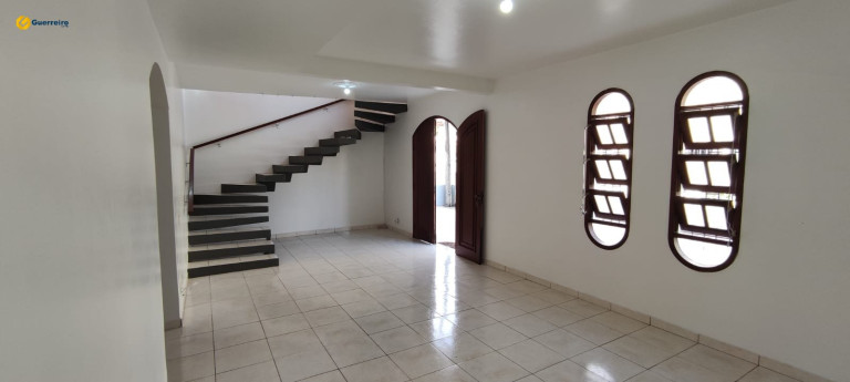 Imagem Casa com 4 Quartos à Venda, 300 m² em Coqueiros - Florianopolis Imagem Casa com 4 Quartos à Venda, 300 m² em Coqueiros - Florianopolis