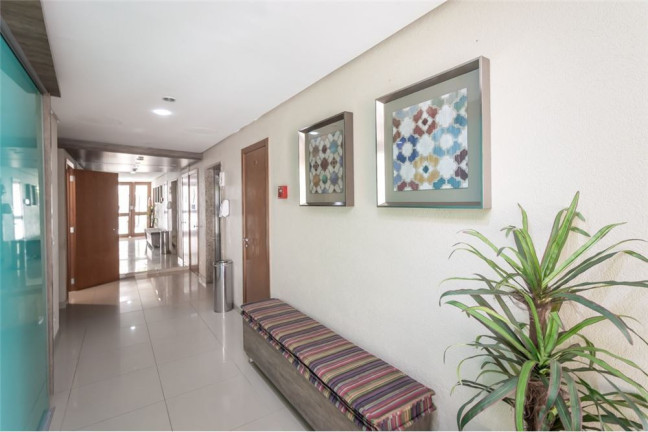 Imagem Imóvel com 2 Quartos à Venda, em Higienópolis - Porto Alegre Imagem Imóvel com 2 Quartos à Venda, em Higienópolis - Porto Alegre