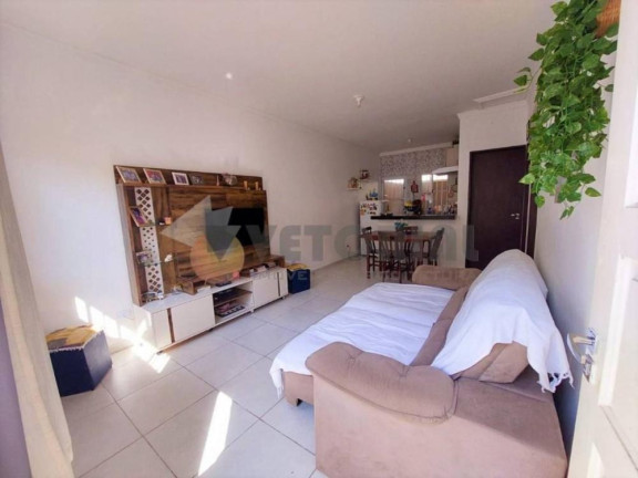 Casa com 2 Quartos à Venda, 65 m²