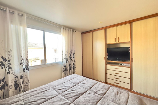Imagem Casa com 3 Quartos à Venda, em Sarandi - Porto Alegre Imagem Casa com 3 Quartos à Venda, em Sarandi - Porto Alegre