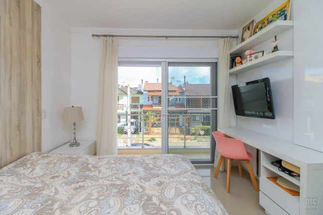 Imagem Imóvel com 3 Quartos à Venda, em Hípica - Porto Alegre Imagem Imóvel com 3 Quartos à Venda, em Hípica - Porto Alegre