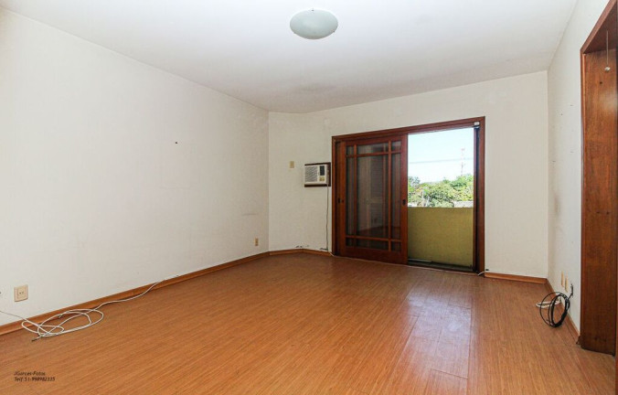 Imagem Casa com 3 Quartos à Venda, 220 m² em Ipanema - Porto Alegre Imagem Casa com 3 Quartos à Venda, 220 m² em Ipanema - Porto Alegre