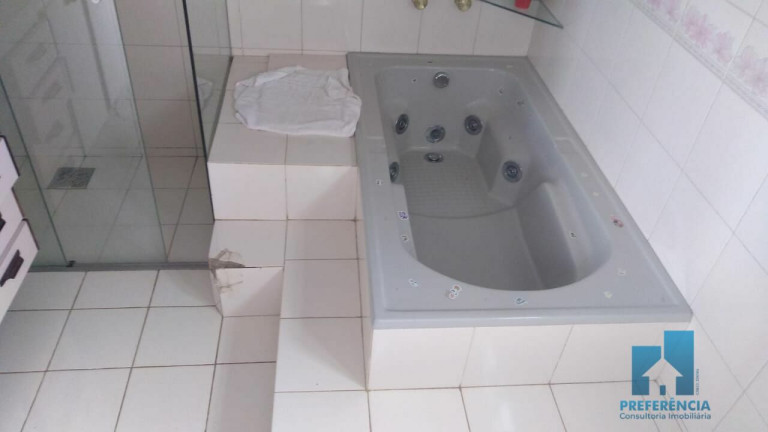 Imagem Casa com 6 Quartos à Venda, 416 m² em Oficinas - Ponta Grossa Imagem Casa com 6 Quartos à Venda, 416 m² em Oficinas - Ponta Grossa