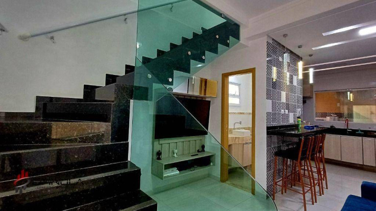 Imagem Sobrado com 2 Quartos à Venda, 49 m² em Vila Caiçara - Praia Grande Imagem Sobrado com 2 Quartos à Venda, 49 m² em Vila Caiçara - Praia Grande