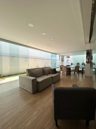 Imagem Casa com 3 Quartos à Venda, 230 m² em Colônia Terra Nova - Manaus Imagem Casa com 3 Quartos à Venda, 230 m² em Colônia Terra Nova - Manaus
