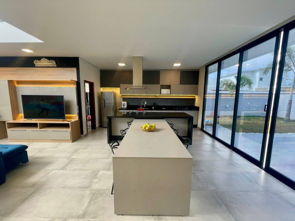 Imagem Casa com 4 Quartos à Venda, 450 m² em Botucatu