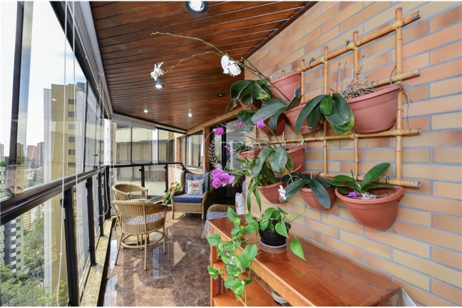 Imagem Apartamento com 4 Quartos à Venda, 221 m² em São Paulo Imagem Apartamento com 4 Quartos à Venda, 221 m² em São Paulo